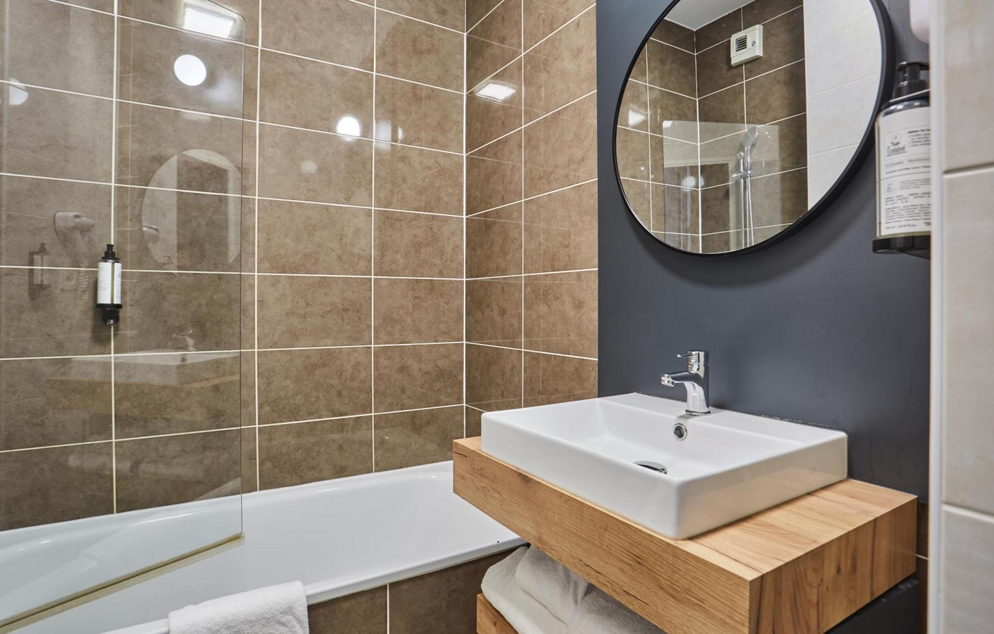 Appart'Hotel Odalys City - Bioparc Lyon Est Dış mekan fotoğraf