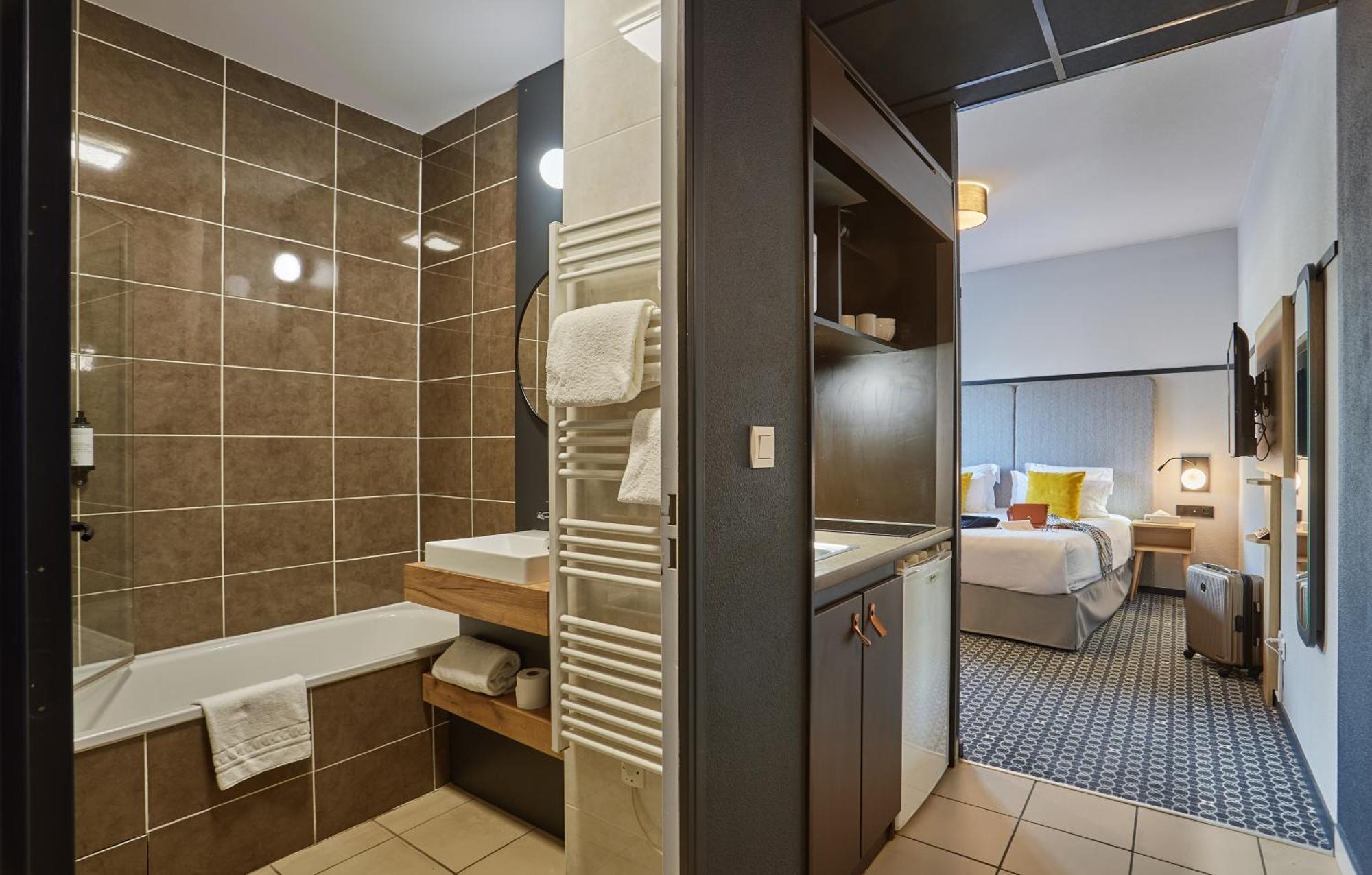Appart'Hotel Odalys City - Bioparc Lyon Est Dış mekan fotoğraf