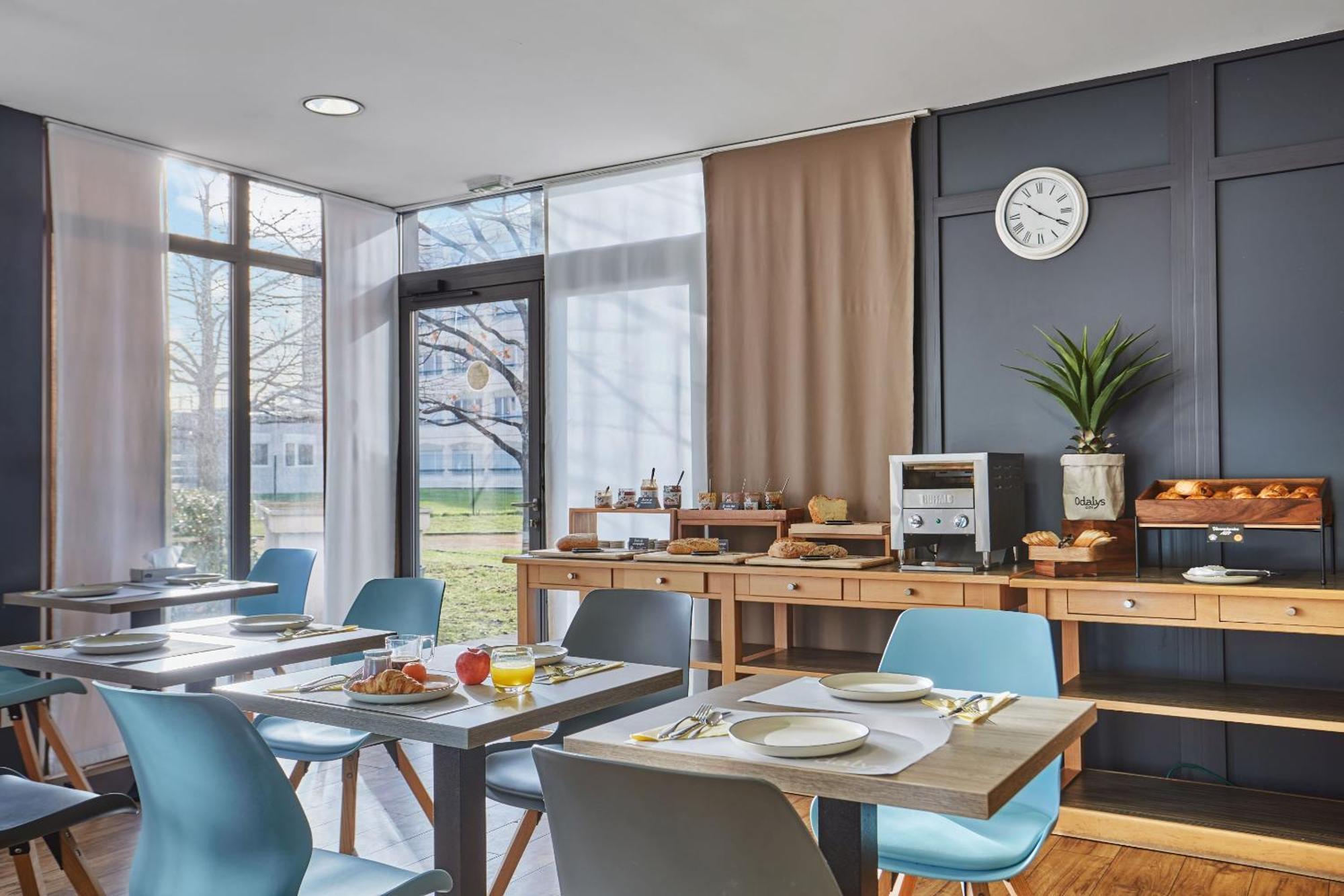 Appart'Hotel Odalys City - Bioparc Lyon Est Dış mekan fotoğraf