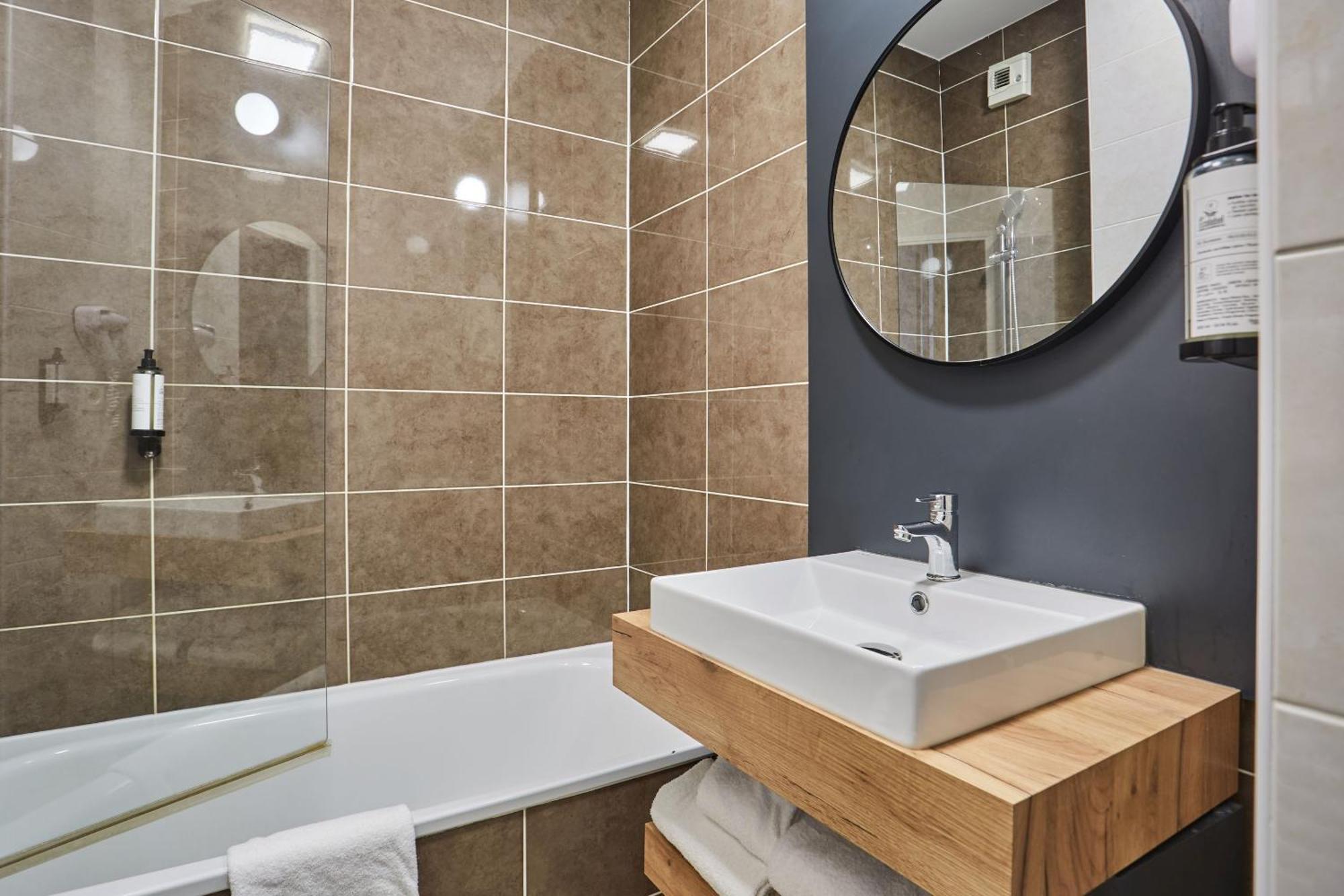 Appart'Hotel Odalys City - Bioparc Lyon Est Dış mekan fotoğraf