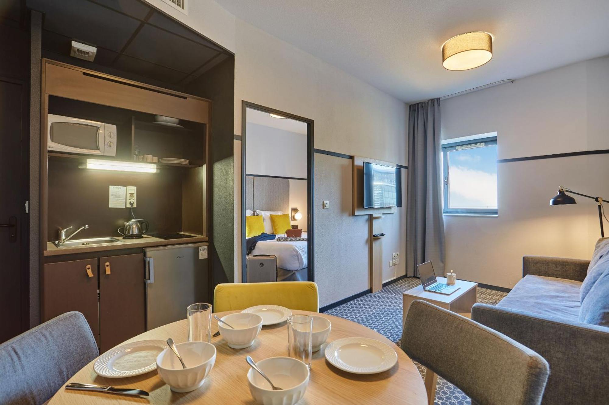 Appart'Hotel Odalys City - Bioparc Lyon Est Dış mekan fotoğraf