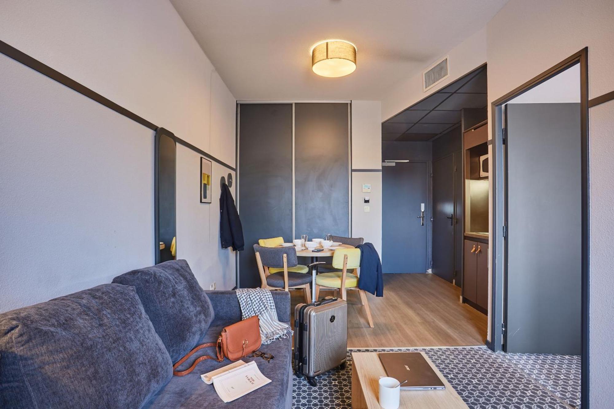 Appart'Hotel Odalys City - Bioparc Lyon Est Dış mekan fotoğraf