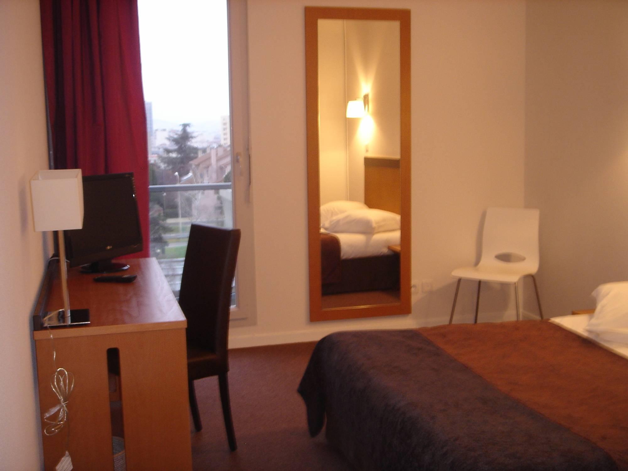 Appart'Hotel Odalys City - Bioparc Lyon Est Oda fotoğraf