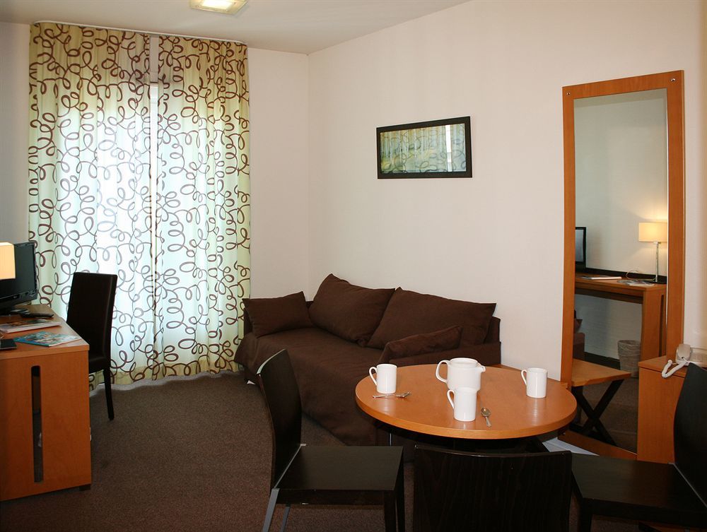 Appart'Hotel Odalys City - Bioparc Lyon Est Dış mekan fotoğraf